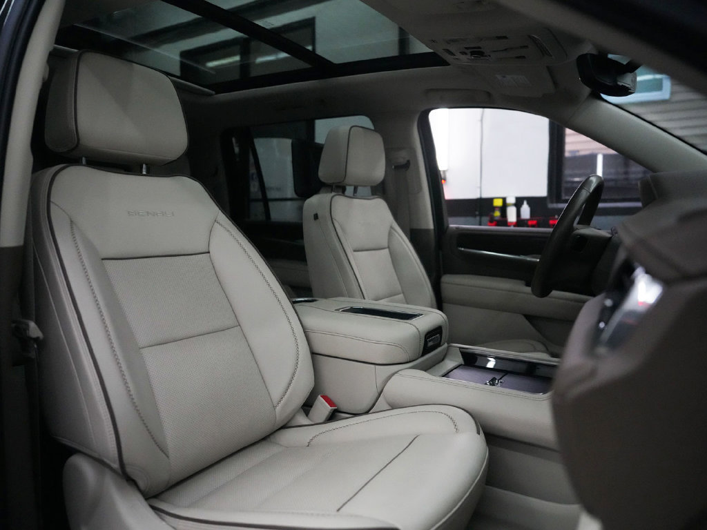 Used 2023 GMC Yukon XL Denali w/ Advanced Technology Package AWD/4WD image 39