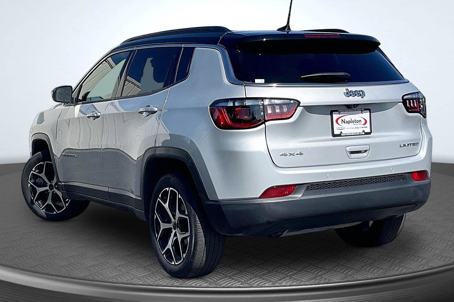 Used 2025 Jeep Compass Limited AWD/4WD image 14