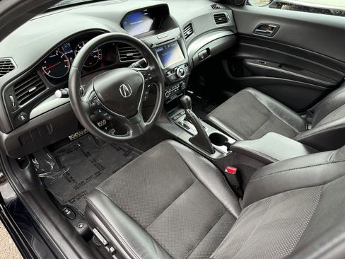 Used 2016 Acura ILX image 2