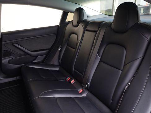 Used 2018 Tesla Model 3 Long Range RWD image 20