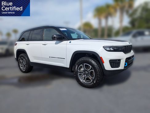 Used 2022 Jeep Grand Cherokee Trailhawk AWD/4WD image 2
