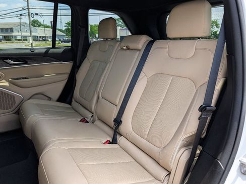 Used 2022 Jeep Grand Cherokee Limited 4xe w/ Luxury Tech Group II AWD/4WD image 18