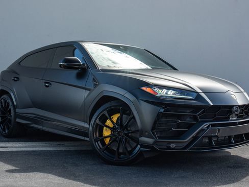 Used 2020 Lamborghini Urus image 5