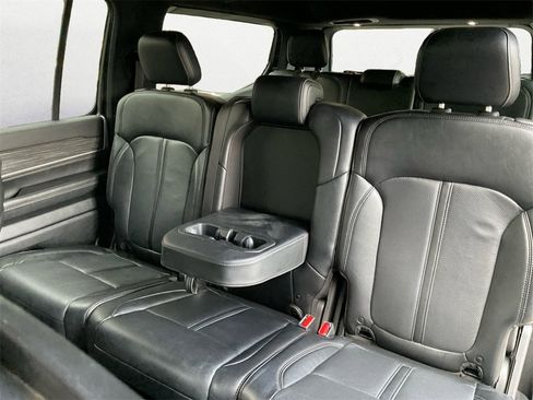 Used 2024 Jeep Wagoneer Series II w/ Flexible Seating Group image 9