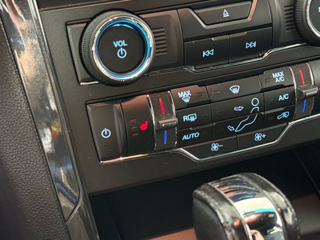 Used 2017 Ford Explorer XLT w/ Equipment Group 202A FWD image 27