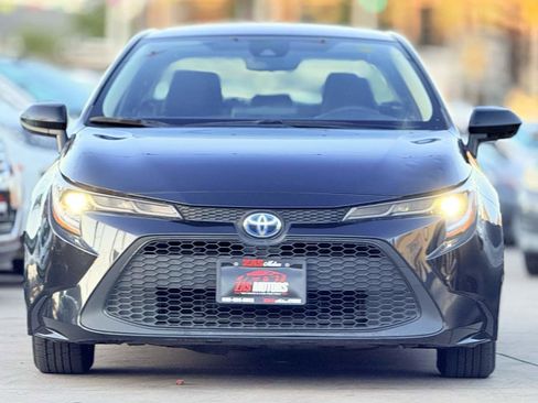 Used 2022 Toyota Corolla LE image 2