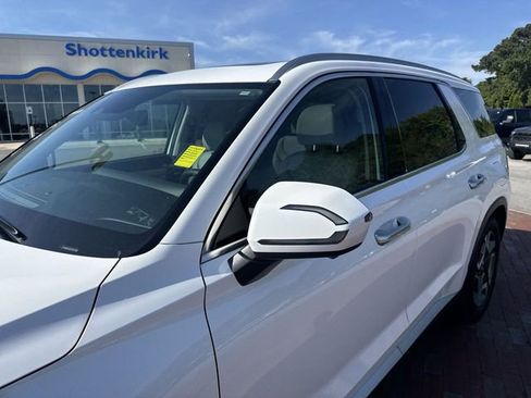 Used 2023 Hyundai Palisade SEL FWD image 5
