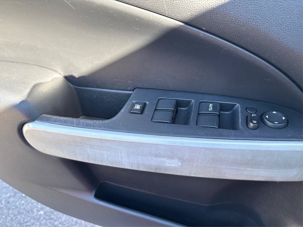 Used 2012 MAZDA MAZDA2 Sport FWD image 40