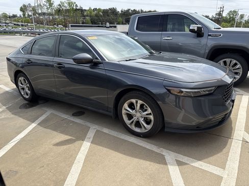 Used 2023 Honda Accord LX image 2
