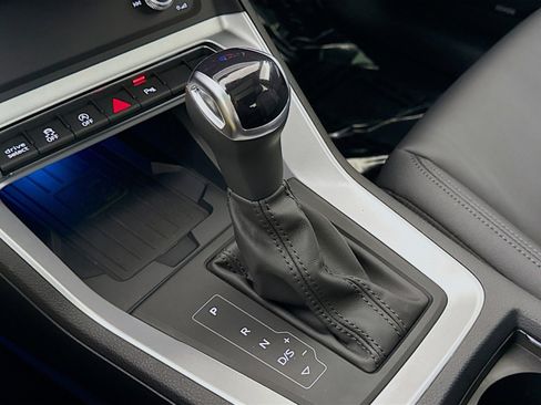 Certified 2025 Audi Q3 2.0T Premium Plus w/ Premium Plus Package image 18