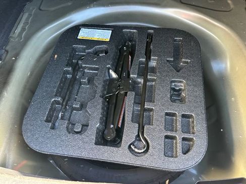 Certified 2024 Toyota Corolla SE image 25