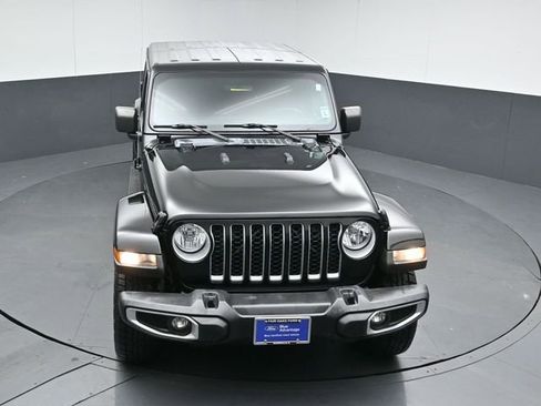 Used 2021 Jeep Gladiator Overland w/ Cold Weather Group image 39