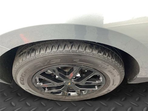 Used 2023 Chevrolet Equinox LT w/ Driver Convenience Package image 22