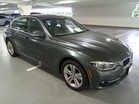 Used 2017 BMW 330i xDrive Sedan AWD/4WD image 3