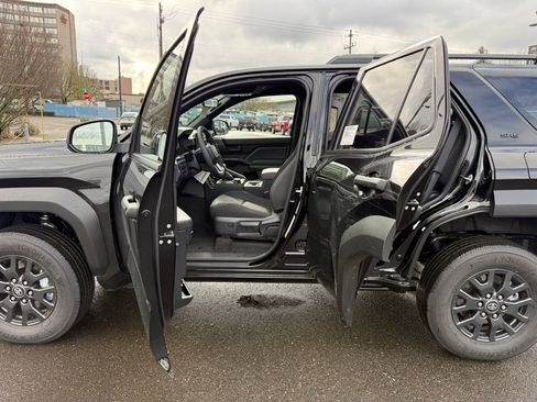 New 2026 Toyota 4Runner SR5 image 16