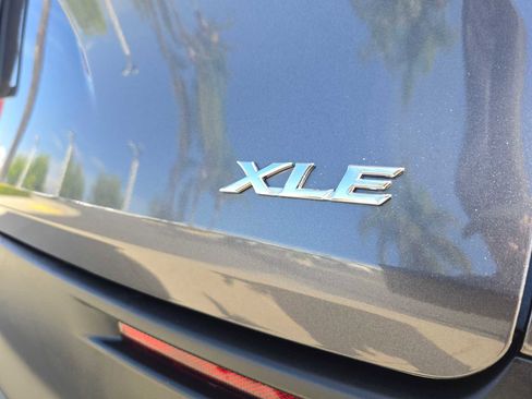 Used 2025 Toyota Sienna XLE image 13