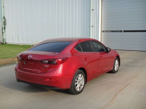 Used 2017 MAZDA MAZDA3 Sport w/ Preferred Equipment Package FWD image 20