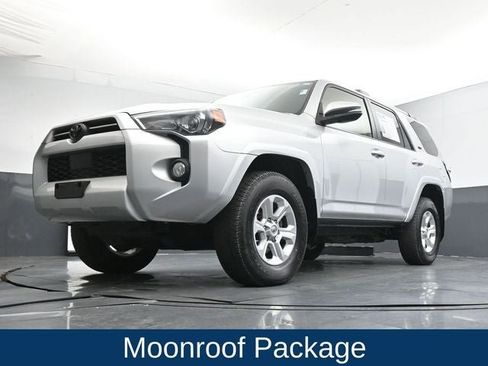 Used 2020 Toyota 4Runner SR5 Premium w/ Moonroof Package AWD/4WD image 27