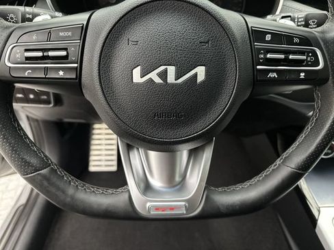 Used 2022 Kia Stinger GT2 AWD/4WD image 16