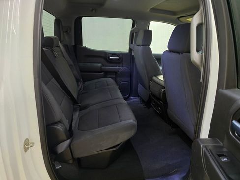 Used 2019 Chevrolet Silverado 1500 Custom w/ Custom Value Package RWD image 12