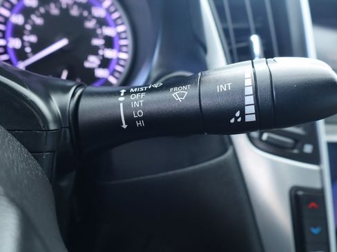 Used 2017 INFINITI Q60 3.0t w/ Premium Plus Package 3.0T image 26