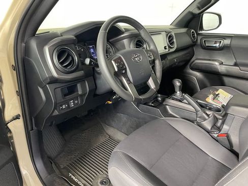 Used 2019 Toyota Tacoma TRD Off-Road image 3