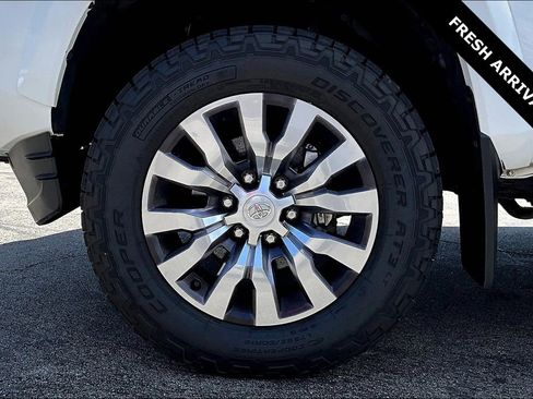 Used 2023 Toyota Tacoma Limited image 33