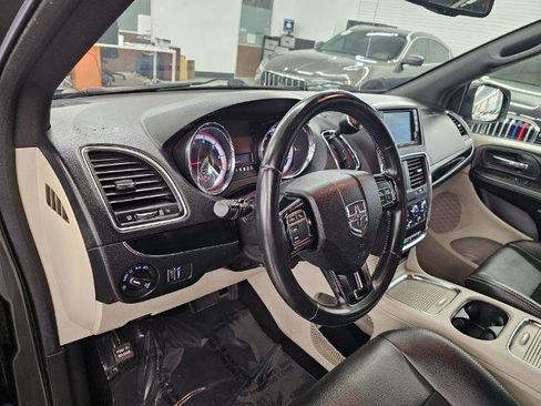 Used 2018 Dodge Grand Caravan SXT image 7