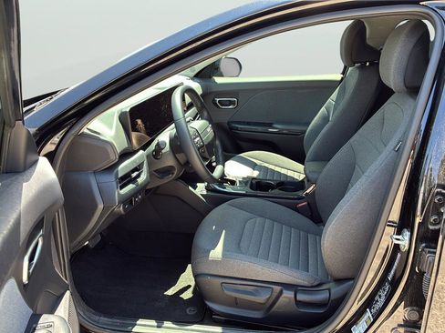 Used 2025 Kia K4 EX FWD image 13