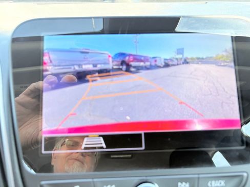 Used 2024 Chevrolet Malibu LT image 25