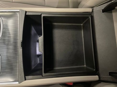 Used 2024 GMC Acadia Elevation image 29