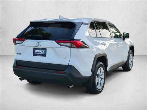 Used 2024 Toyota RAV4 LE FWD image 5
