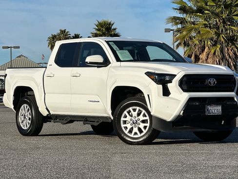 Used 2024 Toyota Tacoma SR5 image 2