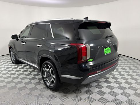 Used 2024 Hyundai Palisade SEL w/ Premium Package FWD image 3