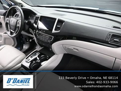 Used 2017 Honda Pilot Touring image 47