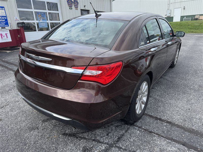Used 2013 Chrysler 200 Limited FWD image 8