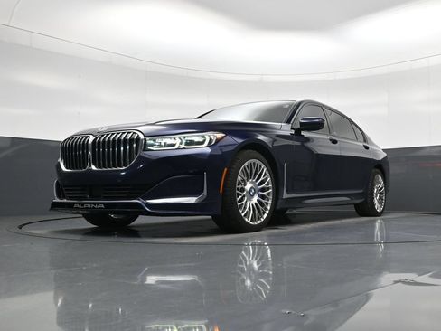 Used 2022 BMW ALPINA B7 xDrive AWD/4WD image 22