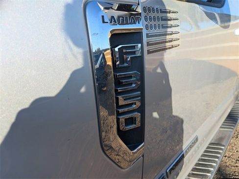Used 2019 Ford F350 Lariat w/ Lariat Ultimate Package image 9