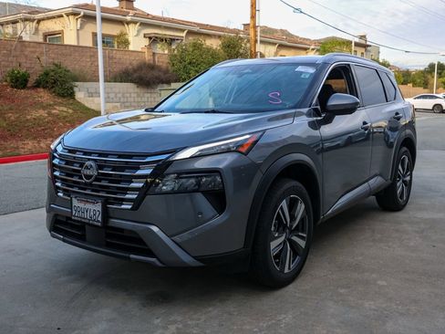 Used 2025 Nissan Rogue SL image 8