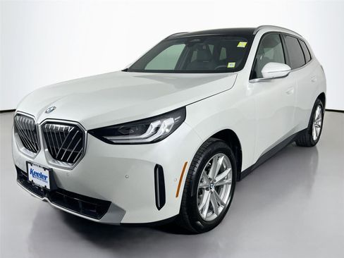 Used 2025 BMW X3 xDrive30i w/ Premium Package AWD/4WD image 2