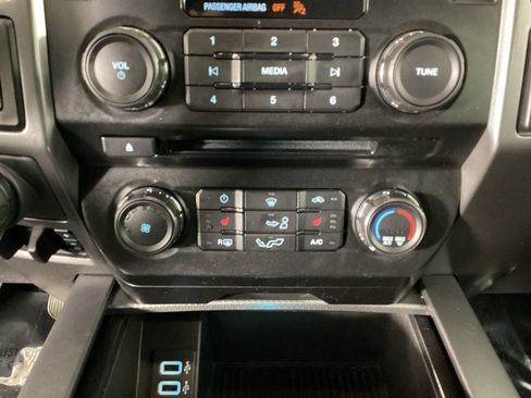 Used 2017 Ford F150 XLT w/ Equipment Group 302A Luxury AWD/4WD image 27
