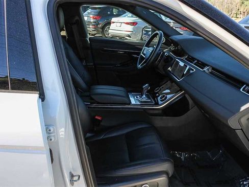 Used 2022 Land Rover Range Rover Evoque SE image 18