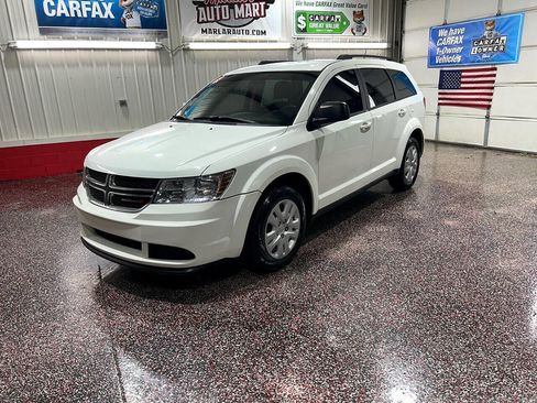Used 2018 Dodge Journey SE image 1