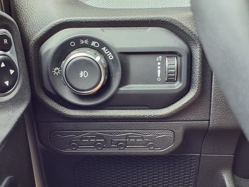 Used 2024 Jeep Wrangler Unlimited Sport AWD/4WD image 16