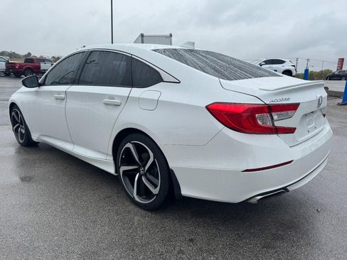 Used 2018 Honda Accord Sport image 5