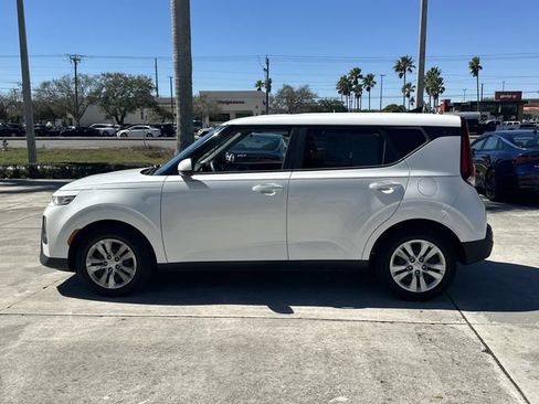 Used 2020 Kia Soul LX image 10
