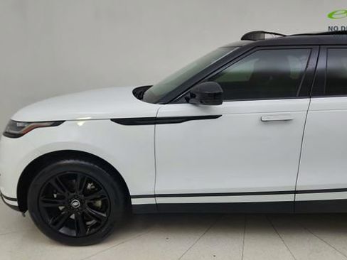 Used 2022 Land Rover Range Rover Velar S AWD/4WD image 4