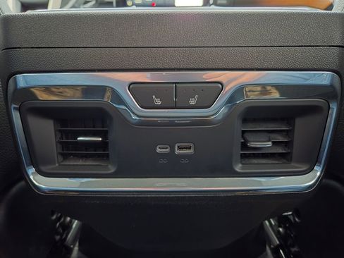 New 2025 GMC Sierra 2500 Denali w/ Denali Reserve Package image 38