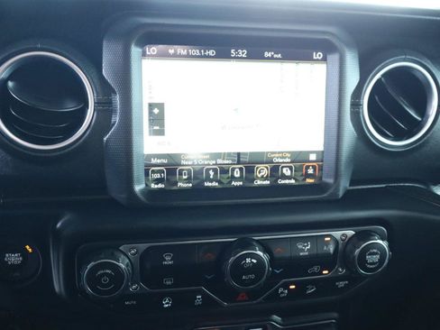 Used 2019 Jeep Wrangler Unlimited Sahara AWD/4WD image 26