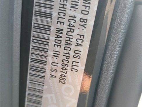 Used 2023 Jeep Grand Cherokee Laredo X image 33